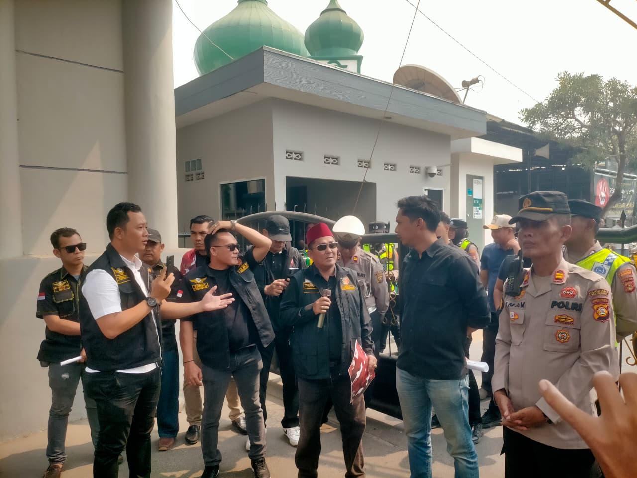 Ratusan Masa GBRS Sambangi Kejari Palembang